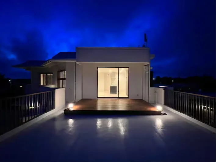 石垣島のゲストハウス236　バルコニー 夜のイメージ